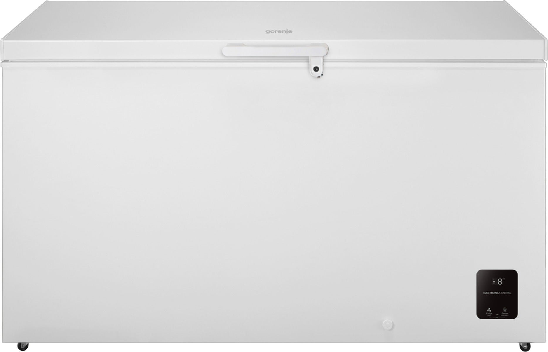 Eine weiße Gorenje-Gefriertruhe mit Schloss am Griff und einem elektronischen Display unten rechts.