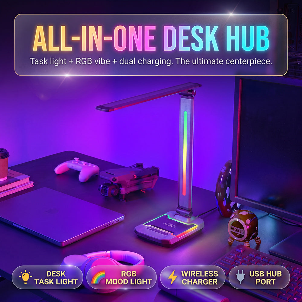 Eine Schreibtisch-Hub-Lampe mit RGB-Licht, kabellosem Ladegerät und USB-Anschlüssen auf einem dunklen Schreibtisch.