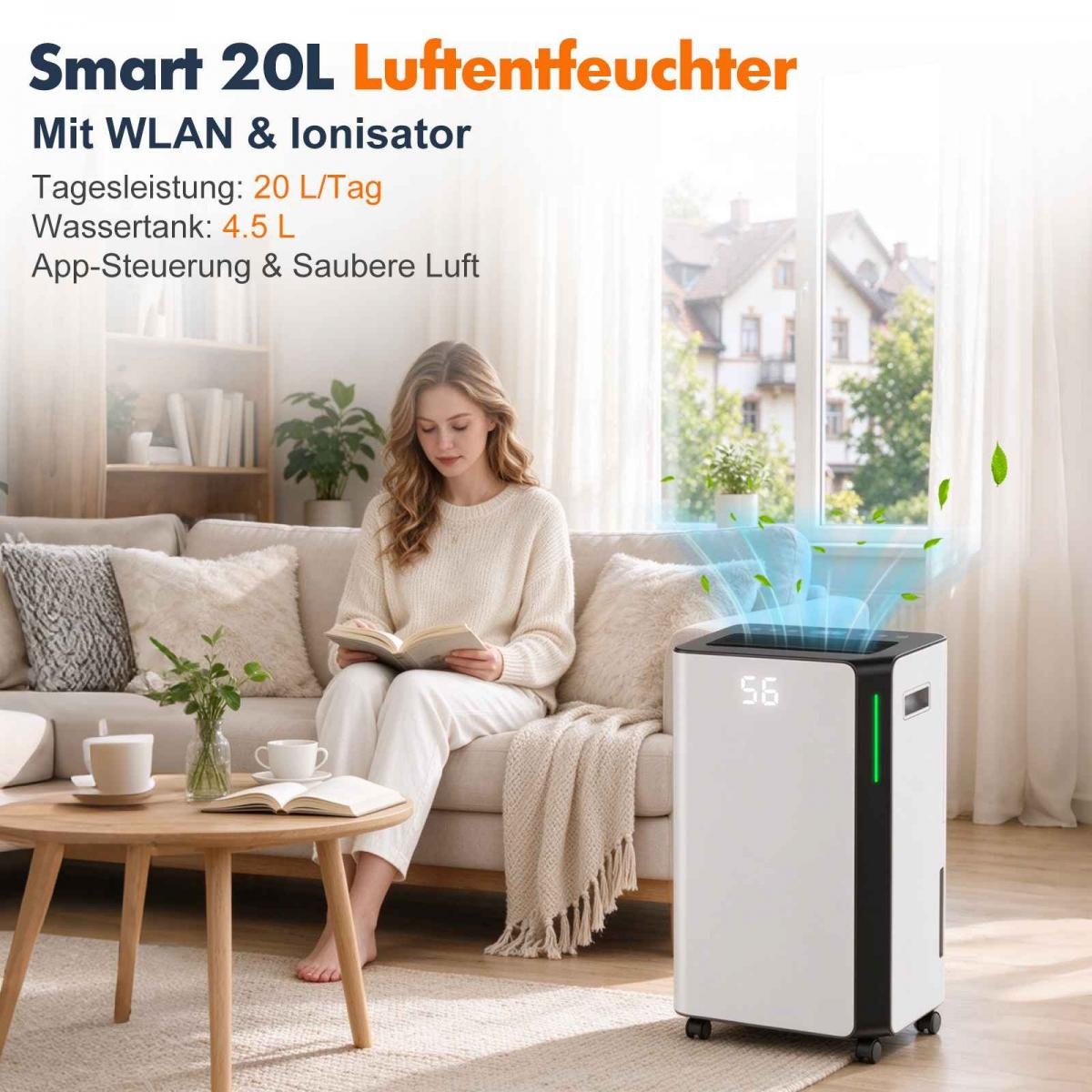 Eine Frau sitzt auf einem Sofa und liest, während daneben ein Dehumidifikator in einem hellen Wohnzimmer steht.