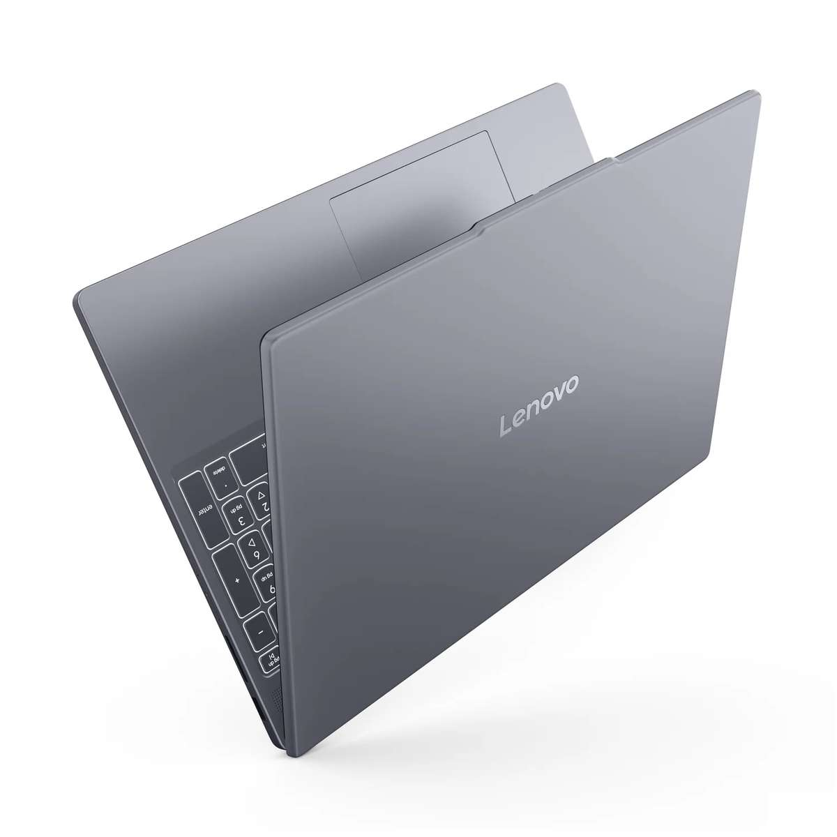 Ein geschlossener grauer Lenovo-Laptop auf weißem Hintergrund, mit sichtbarem Logo auf dem Deckel.