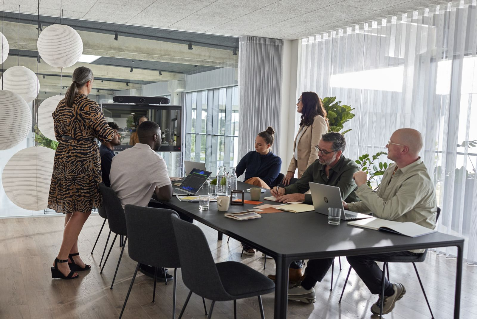 HP Studio X52 All-in-One 4K Ultra HD Weiß Videokonferenzsystem, Weiß
