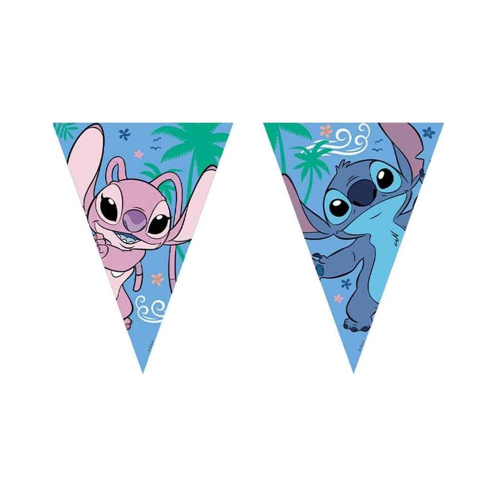 Zwei dreieckige Wimpel mit Angel (rosa) und Stitch (blau) vor tropischem Hintergrund.