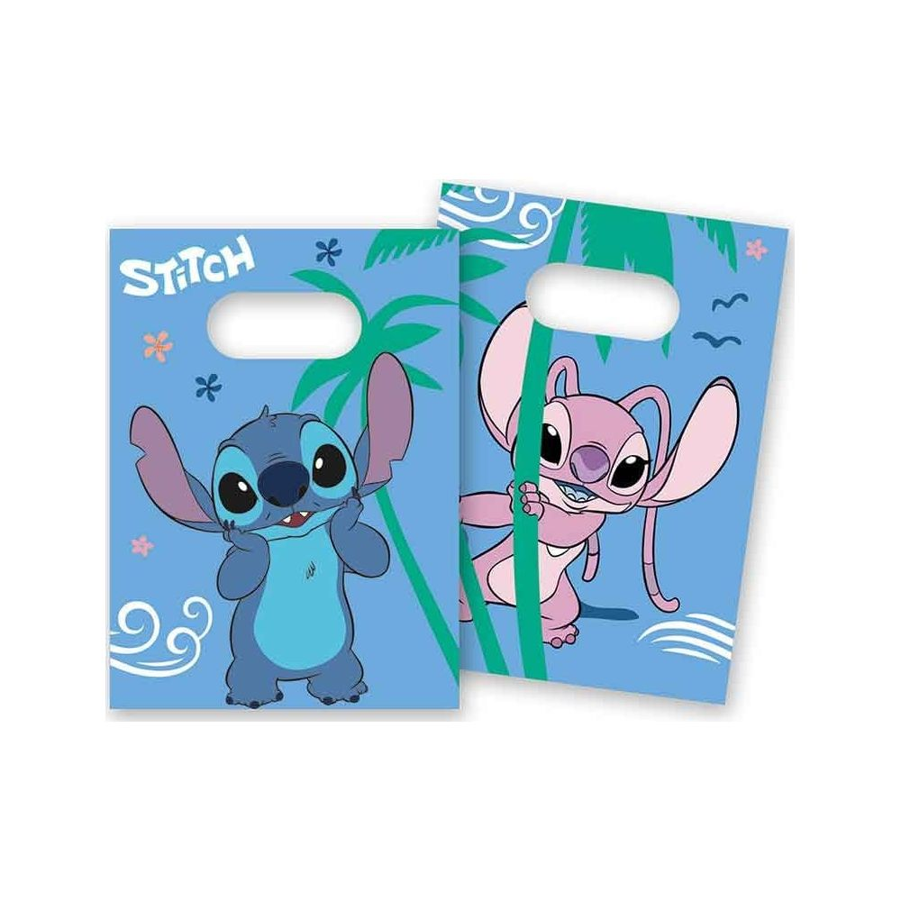 Zwei blaue Partybeutel mit Stitch und Angel vor einer tropischen Kulisse mit Palmen.