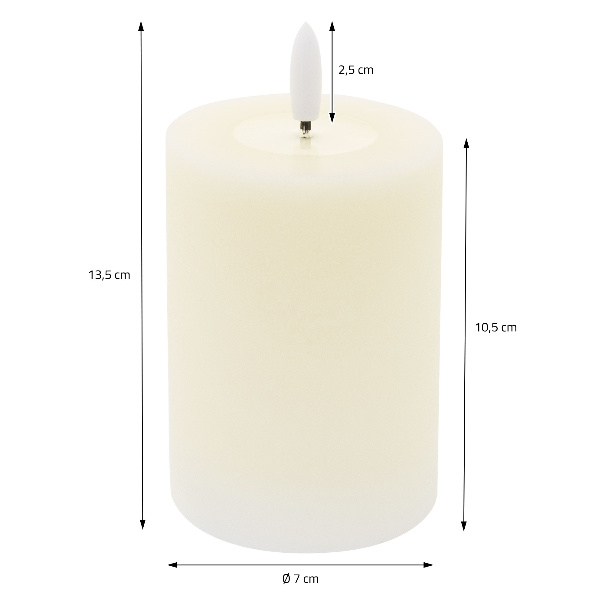 Beige Stumpenkerze mit LED-Flamme und aufgedruckten Maßen.