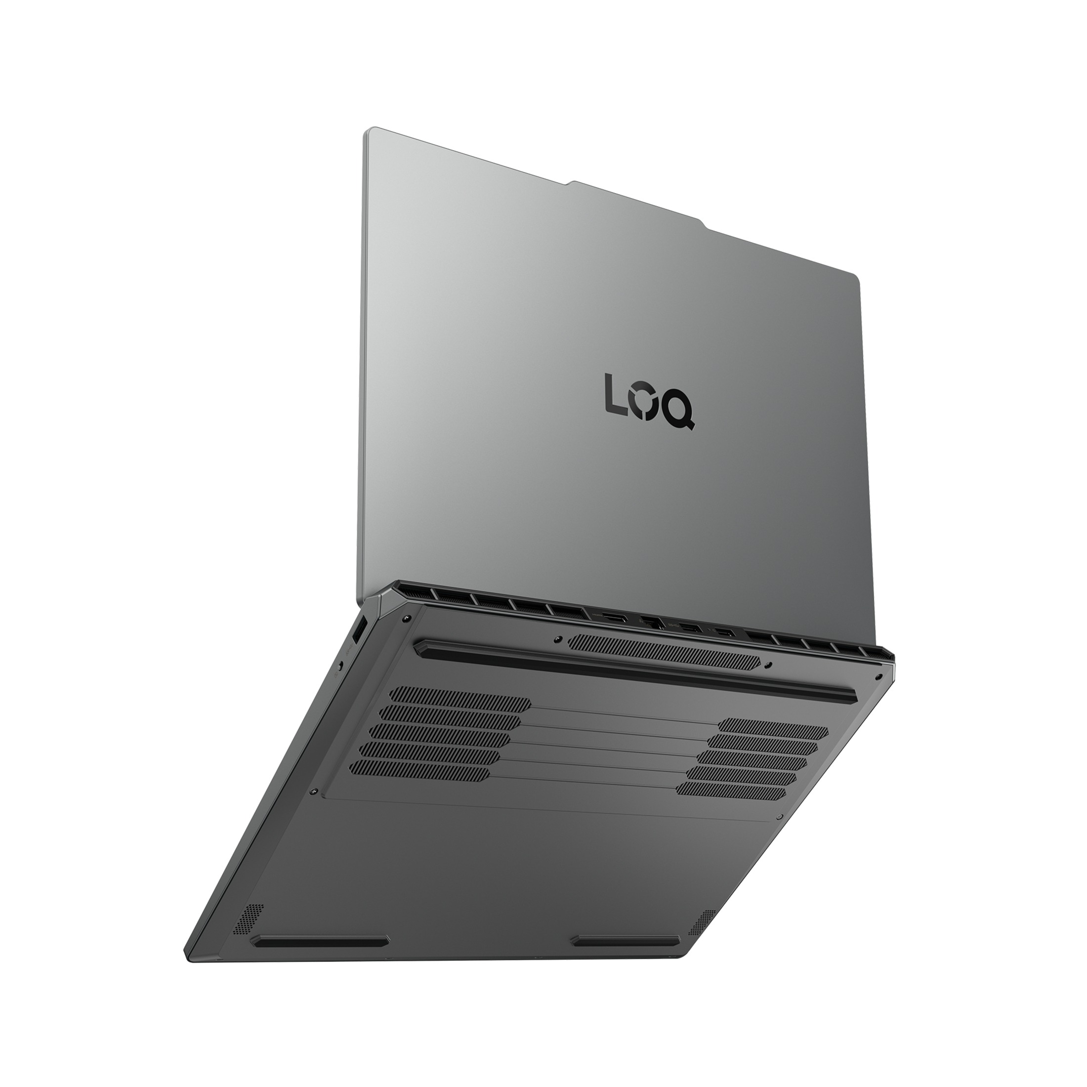 Grauer Lenovo LOQ Laptop von unten und hinten gezeigt mit Lüftungsschlitzen und dem LOQ Logo.