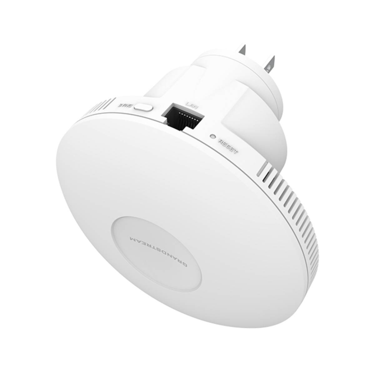 Weißes Stecker-Netzwerkgerät mit Ethernet-Anschluss und Reset-Taste vor neutralem Hintergrund.