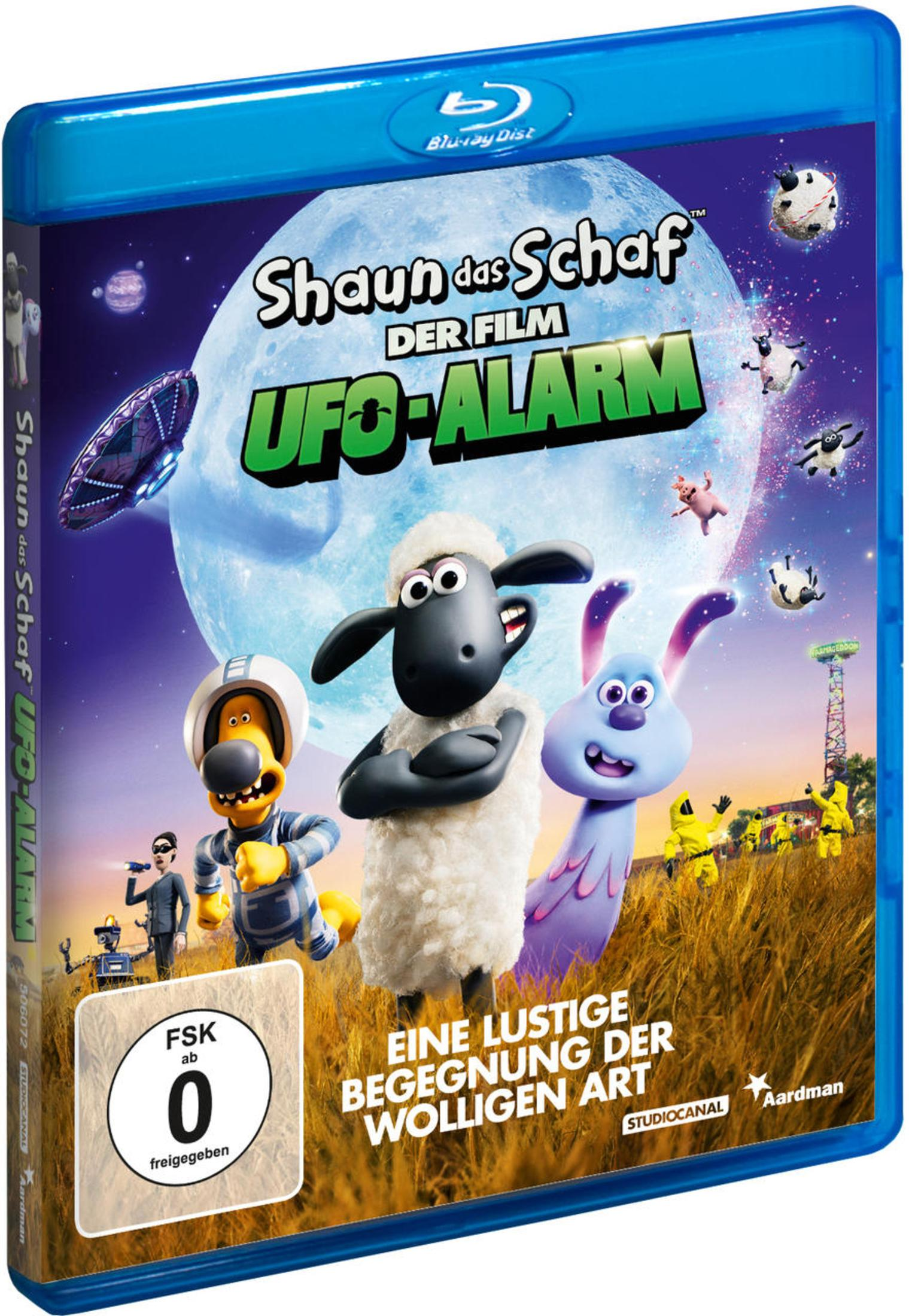 Blu-ray-Hülle von Shaun das Schaf Der Film - UFO-Alarm mit Hauptfiguren vor einem Mond und UFOs.