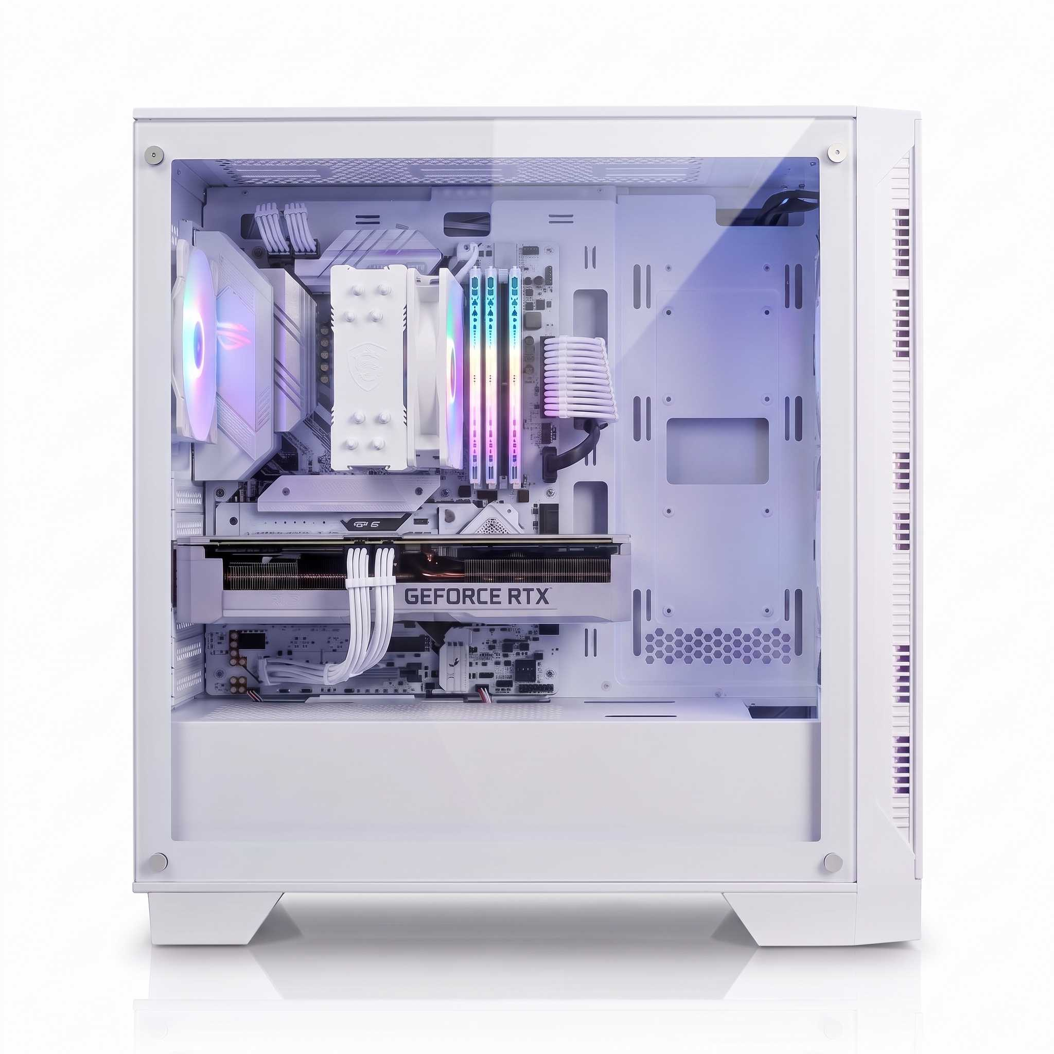 Ein weißes PC-Gehäuse mit RGB-Beleuchtung, GeForce RTX Grafikkarte und sichtbaren internen Komponenten.