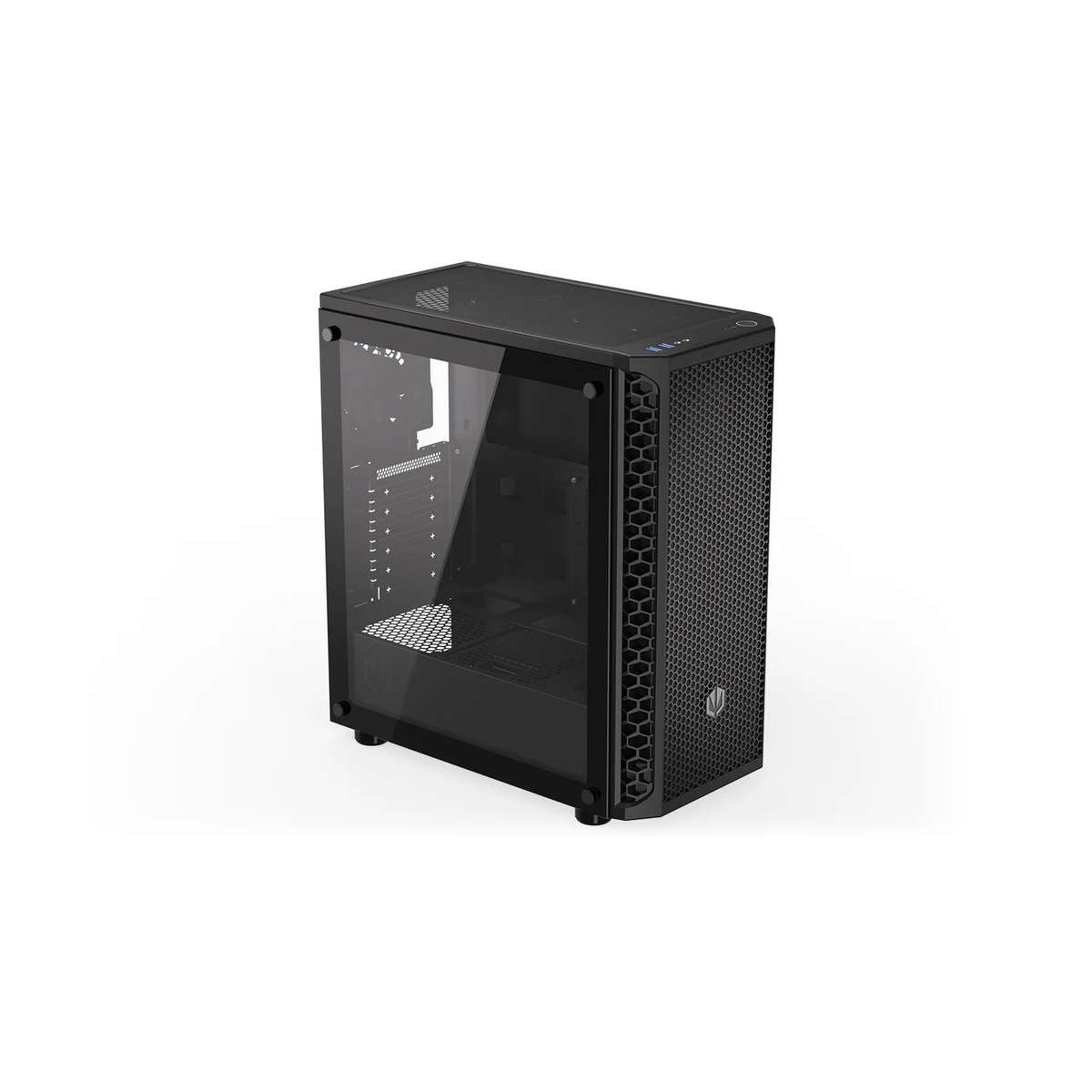 Boîtier de PC noir avec panneau latéral en verre et façade en grille sur fond blanc.