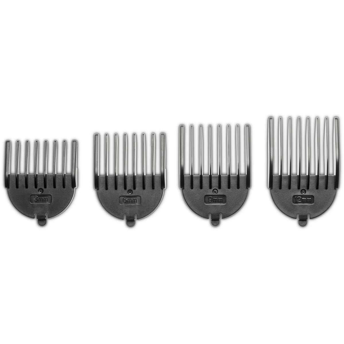 Quattro pettini guida per tagliacapelli neri da 3 mm, 6 mm, 9 mm e 12 mm su sfondo bianco.