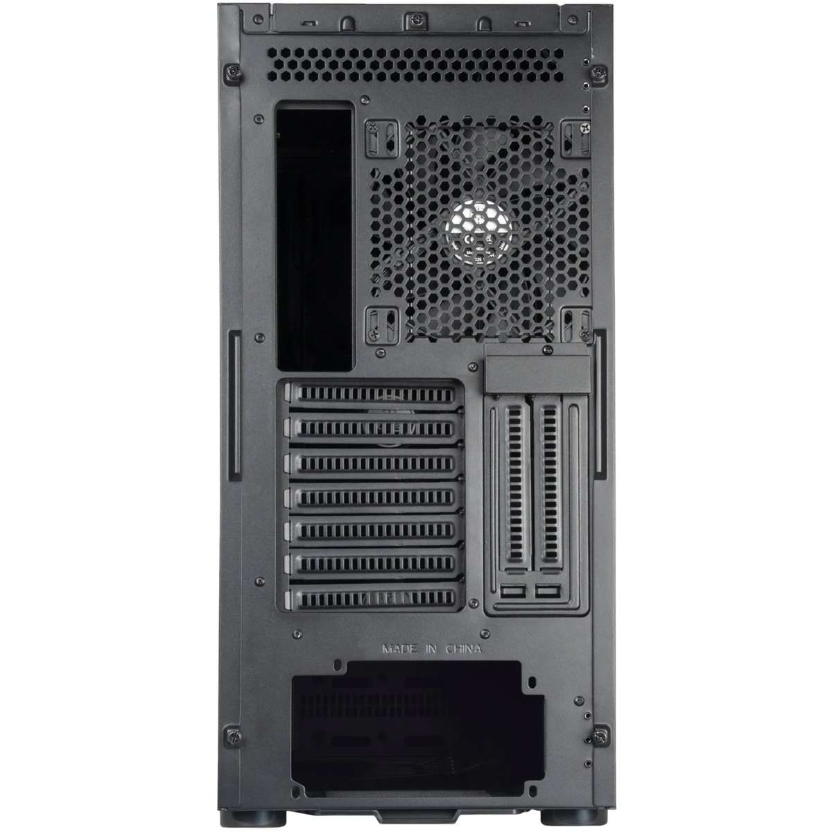 Vue arrière d'un boîtier de PC noir avec grille de ventilation, ventilateur et fentes.