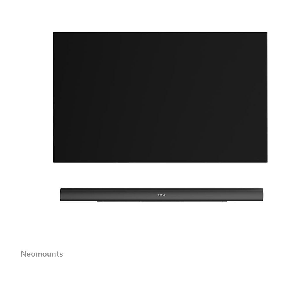 Ein schwarzer Fernseher und eine Sonos Soundbar an einer weißen Wand, darunter das Neomounts Logo.