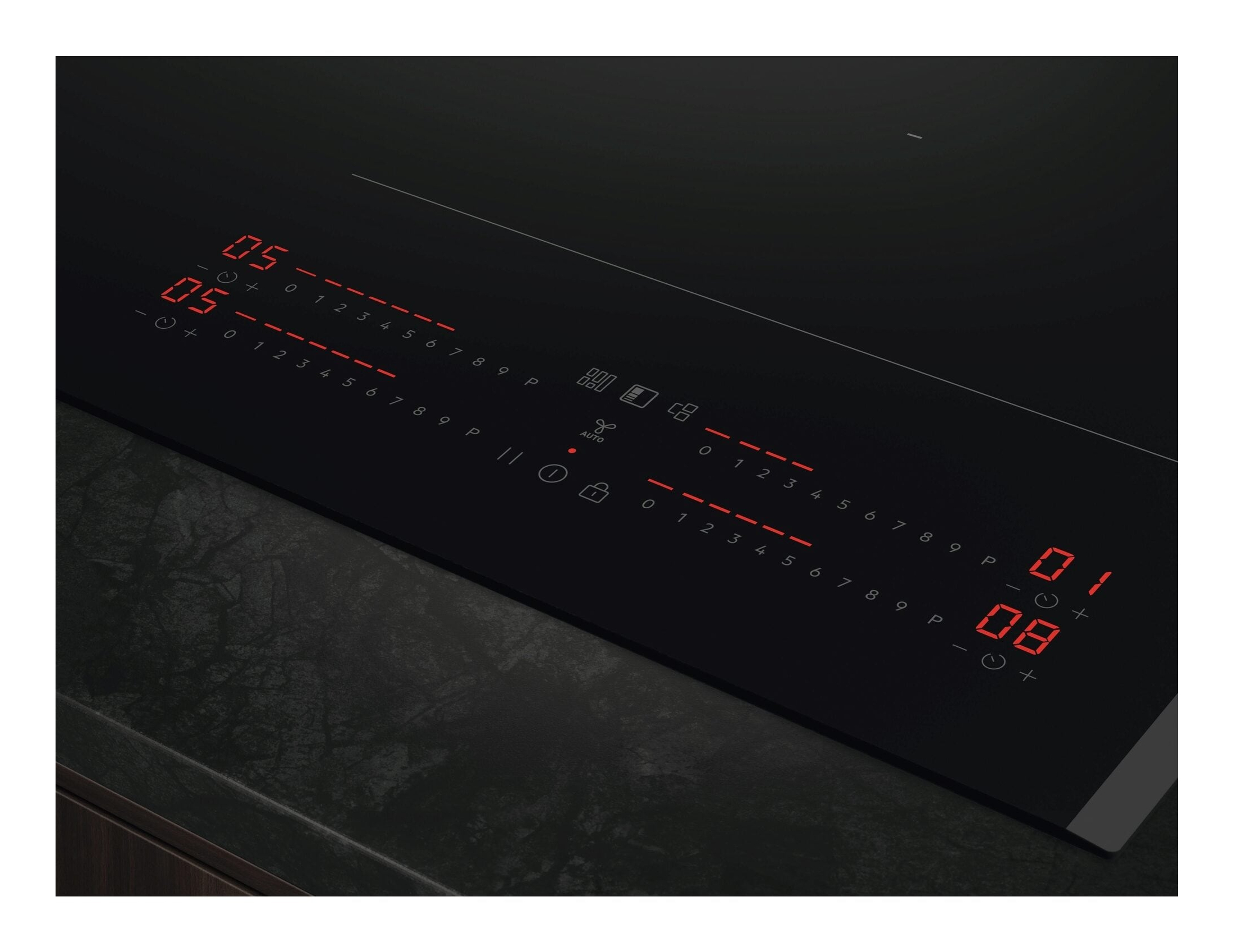 Schwarzes Induktionskochfeld mit roten LED-Anzeigen und Touch-Bedienfeldern.