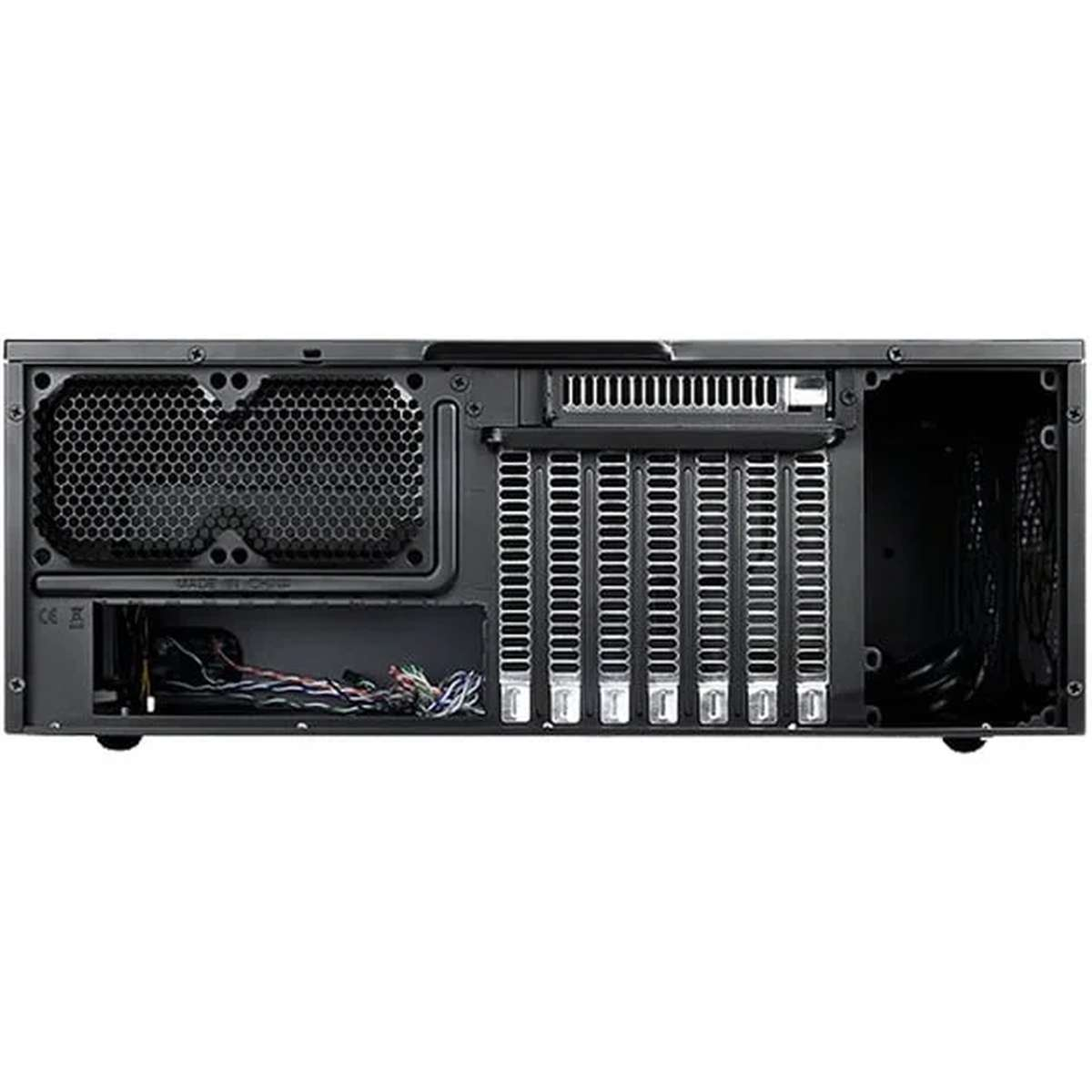 Vue arrière d'un boîtier de PC noir avec grilles de ventilation, slots d'extension et câbles.