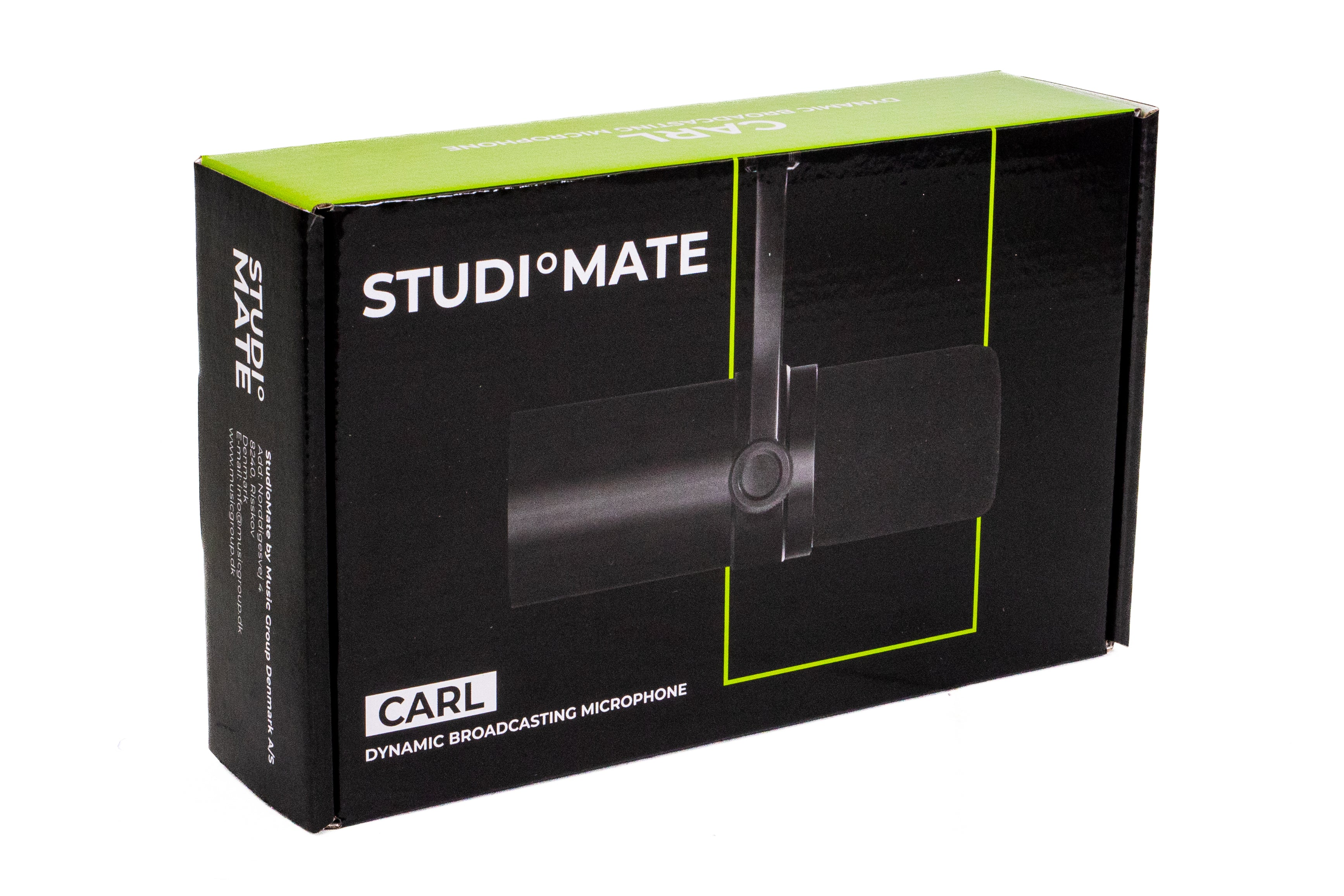 Schwarze und grüne Produktverpackung für Studiomate Carl Dynamic Broadcasting Microphone.