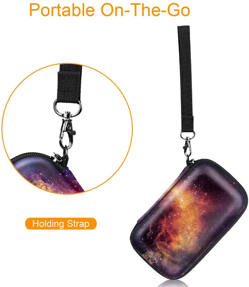 Ein kleiner, lila-orangener Galaxy-Case mit Halteband.