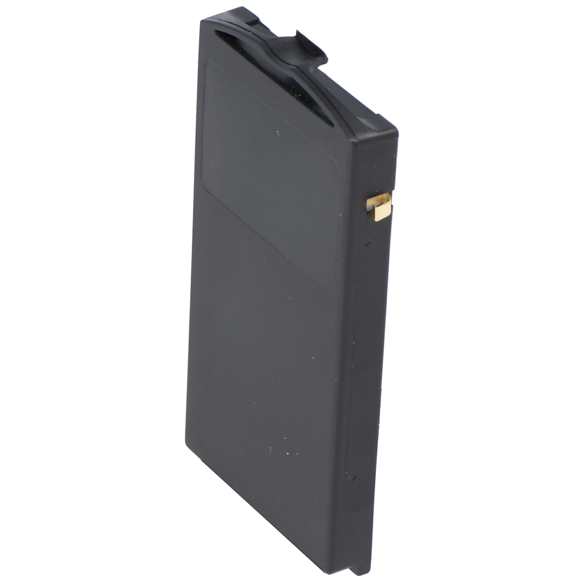 Zwarte rechthoekige batterij met een kleine gouden connector, vanuit een hoek bekeken. Lijkt een vervangend onderdeel.