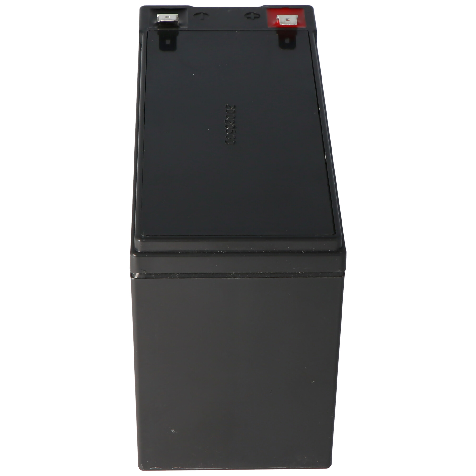 Eine schwarze rechteckige Batterie. Sie hat zwei Anschlüsse oben und Text an der Seite.