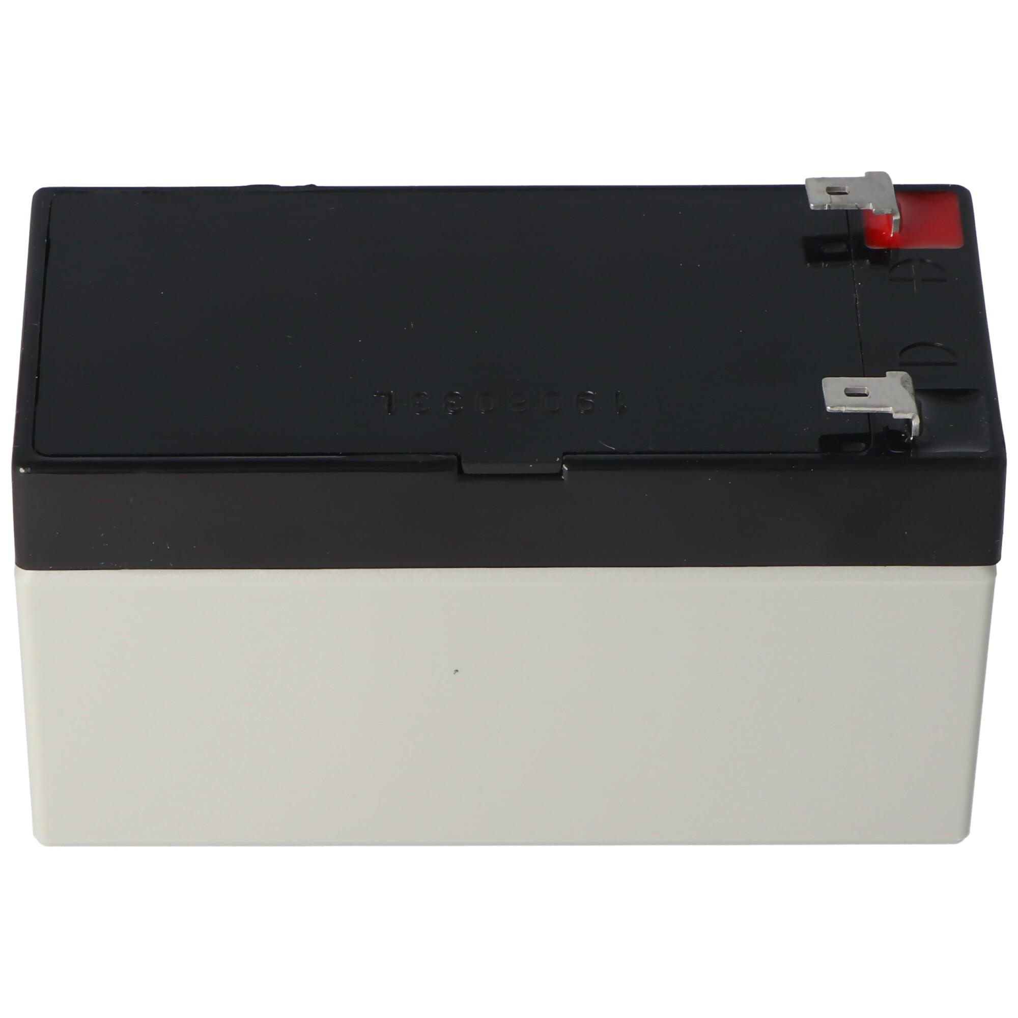Rechteckige schwarz-weiße Batterie. Oberseite Metallanschlüsse und rote Markierung.