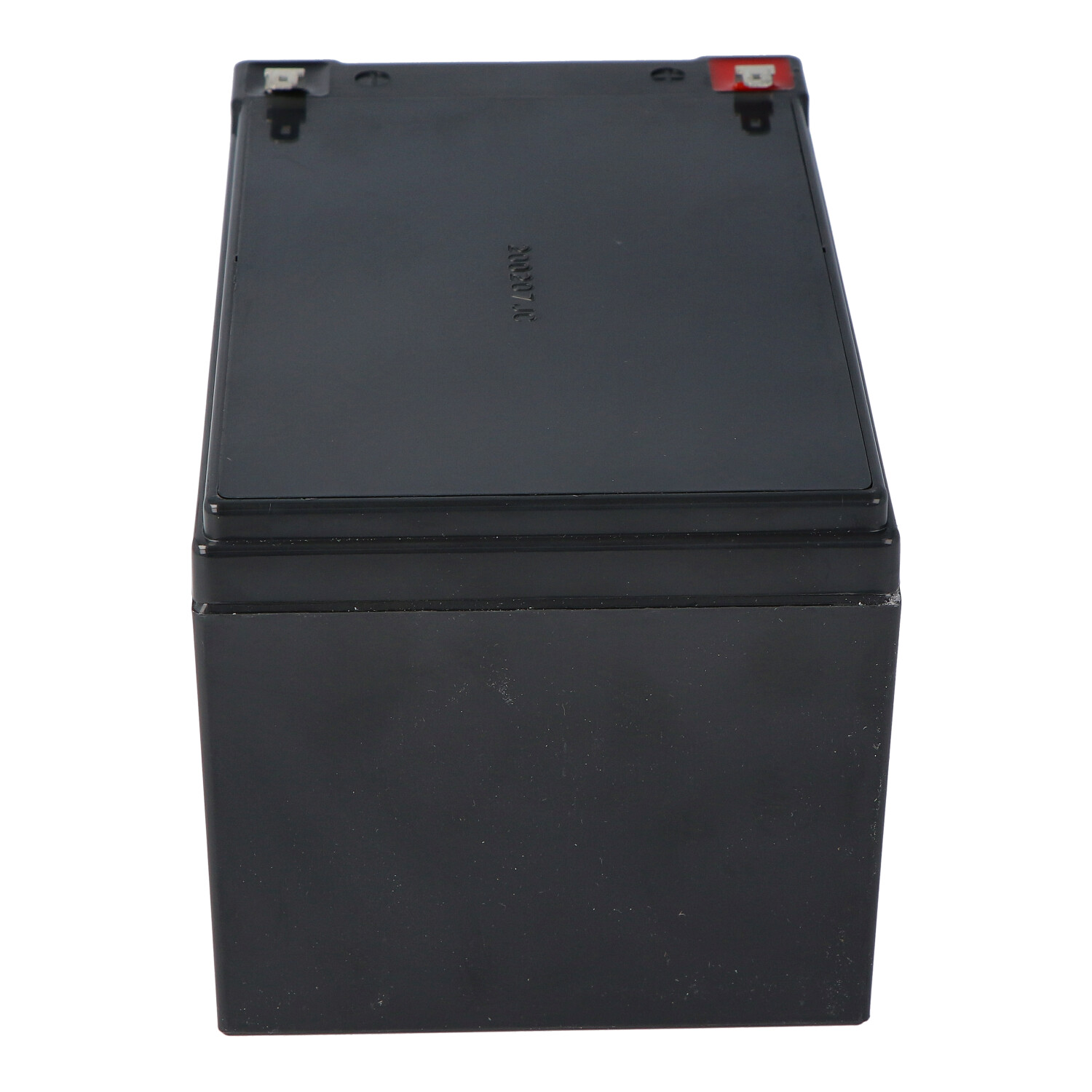 Schwarze rechteckige Batterie. Die Oberseite hat etwas Text.