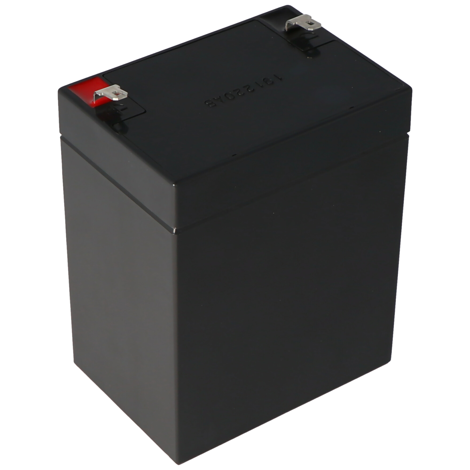 Eine schwarze Batterie. Sie ist rechteckig und hat zwei Anschlüsse oben.