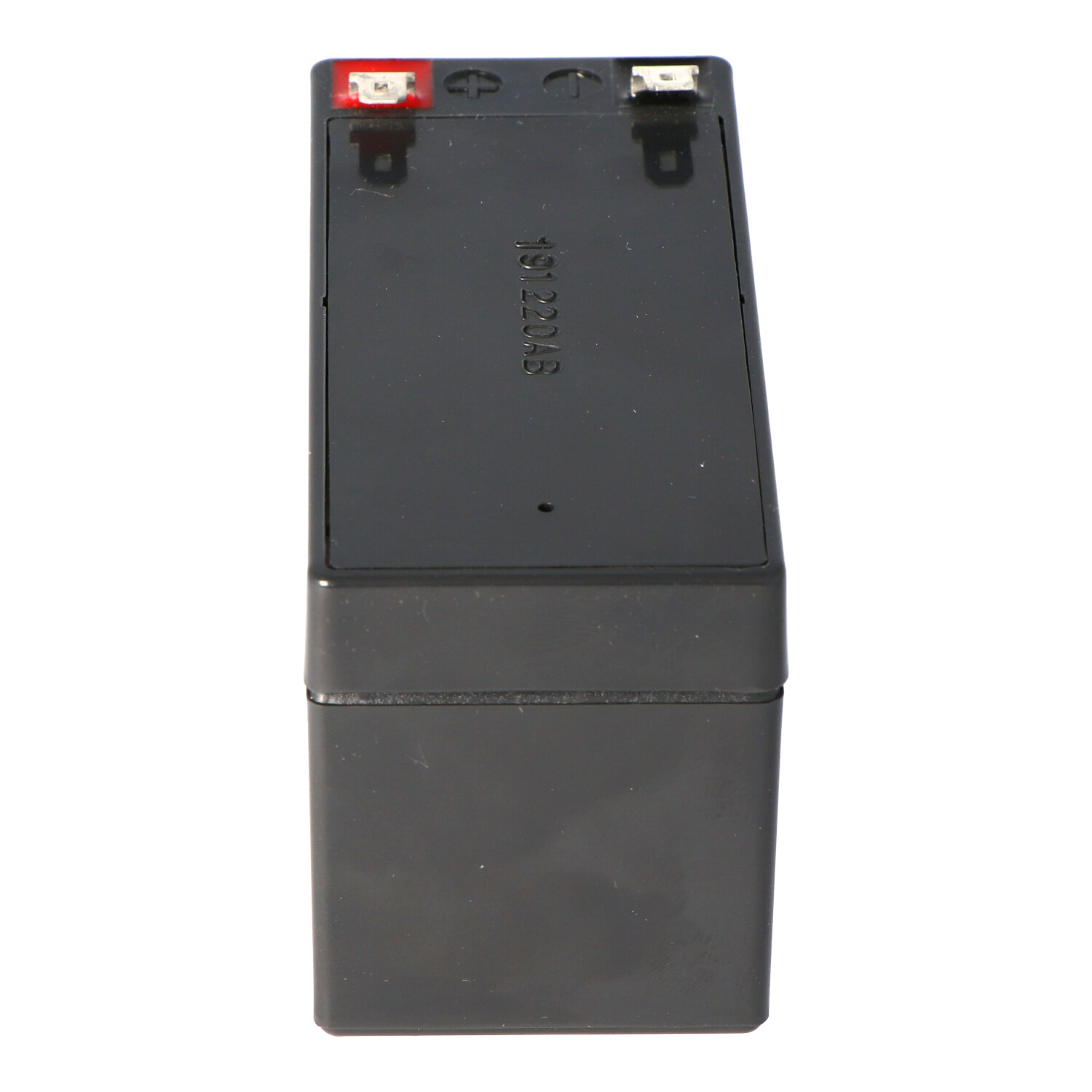 Eine schwarze Batterie mit roten und schwarzen Anschlüssen oben.