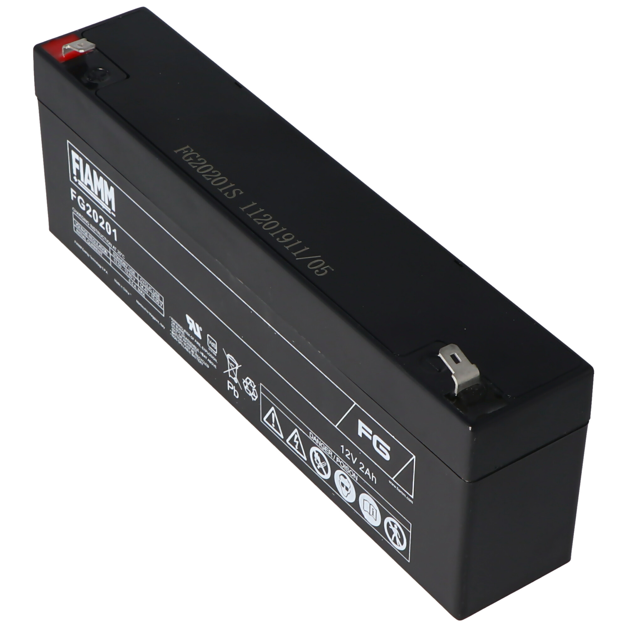 Zwarte batterij met labels en connectoren, op een witte achtergrond.