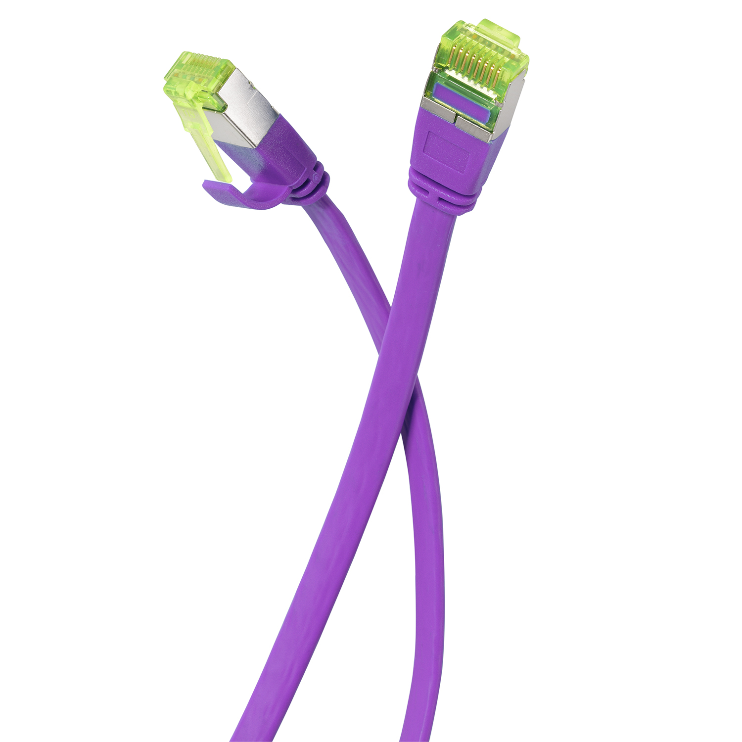 Zwei violette Ethernet-Kabel mit grünen Steckern, gekreuzt vor weißem Hintergrund.