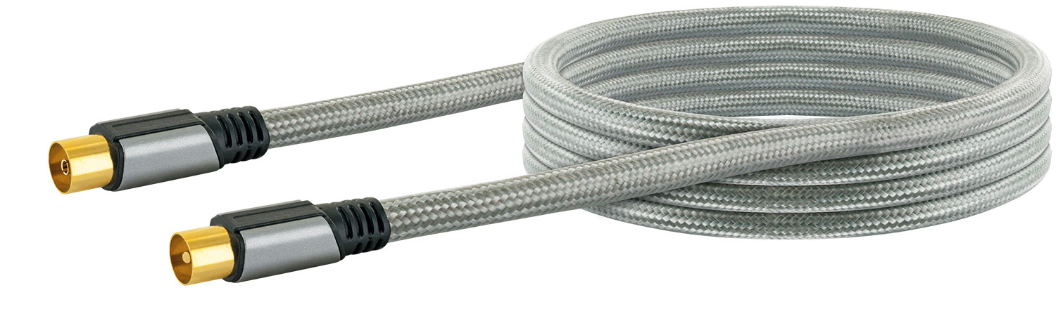Een grijze coaxkabel met connectoren aan elk uiteinde. De connectoren hebben metalen en zwarte onderdelen.