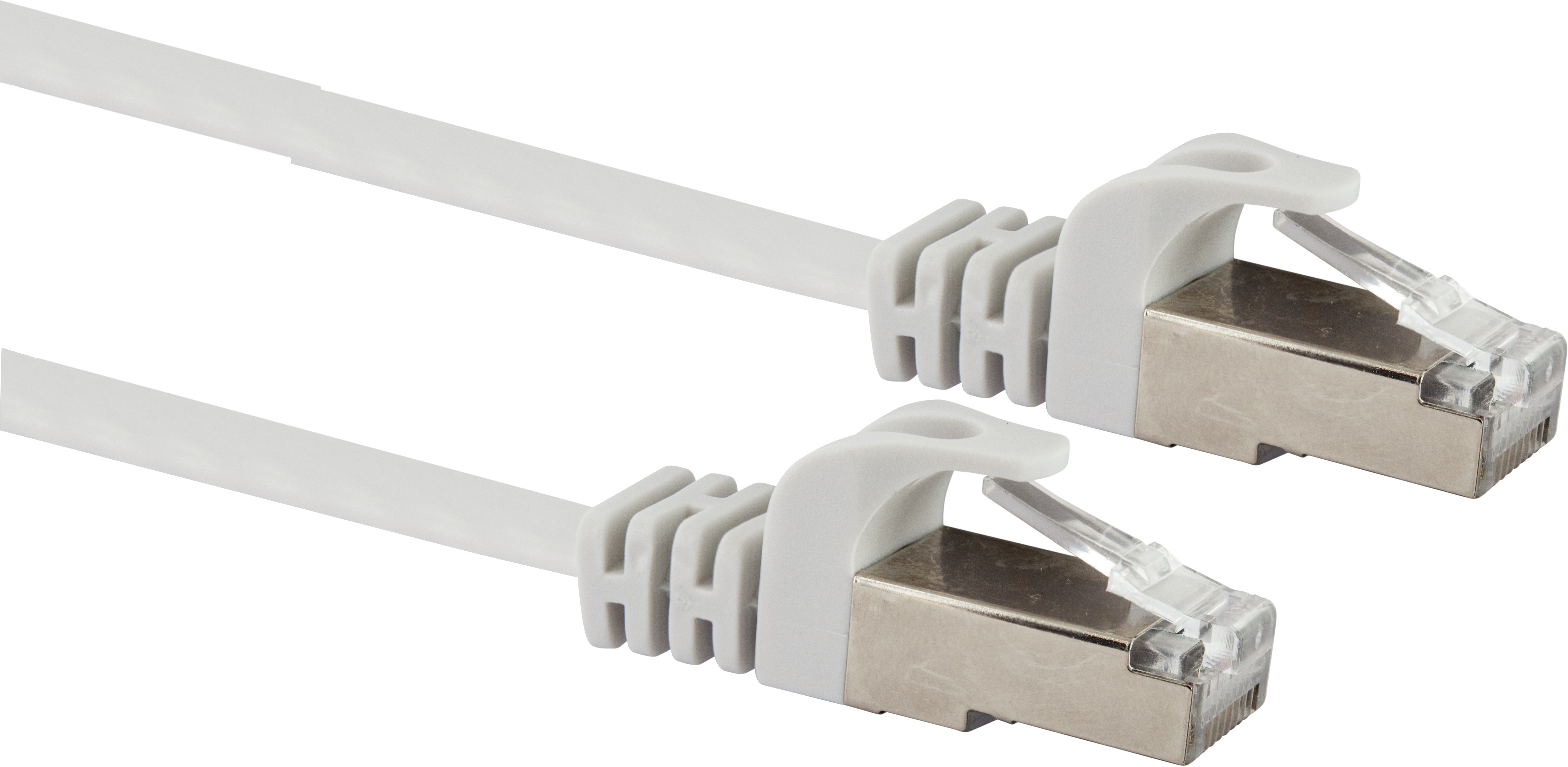 Zwei weiße Ethernet-Kabel mit Anschlüssen vor weißem Hintergrund.