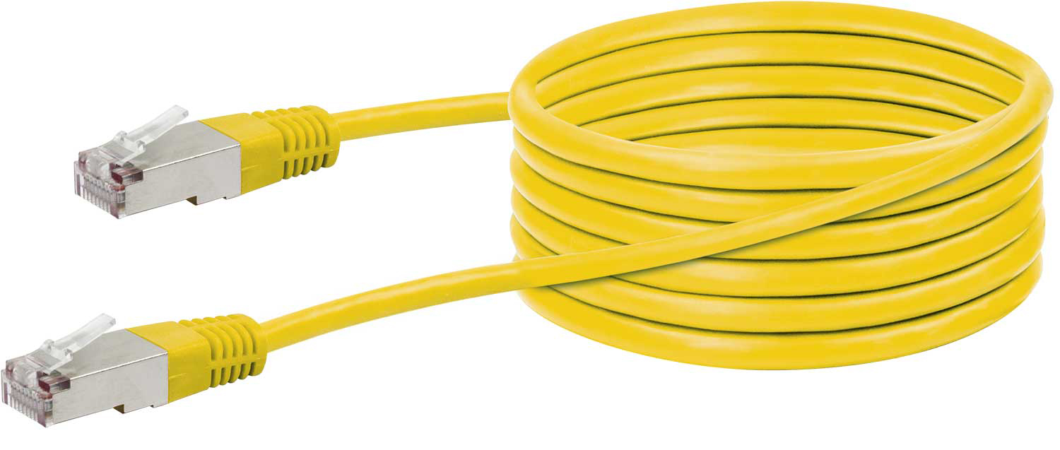Gelbes Netzwerkkabel mit Steckern auf weißem Grund.
