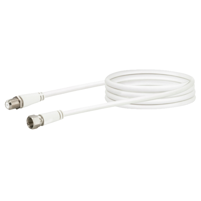Ein weißes Koaxialkabel mit silbernen Steckern an jedem Ende, vor weißem Hintergrund. Das Kabel ist aufgerollt.