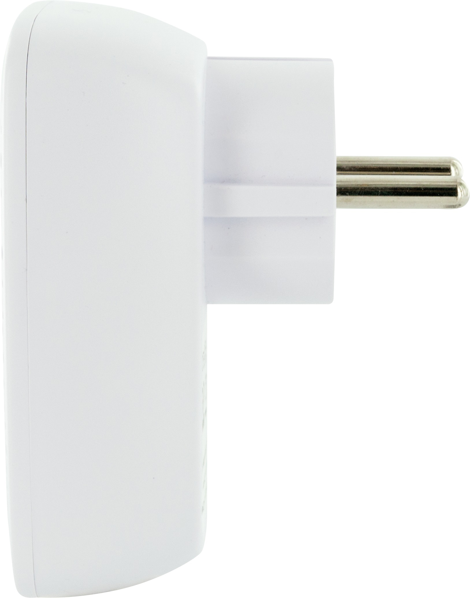 Weißer elektrischer Steckeradapter mit zwei Stiften, abgewinkelt und isoliert auf weißem Hintergrund.