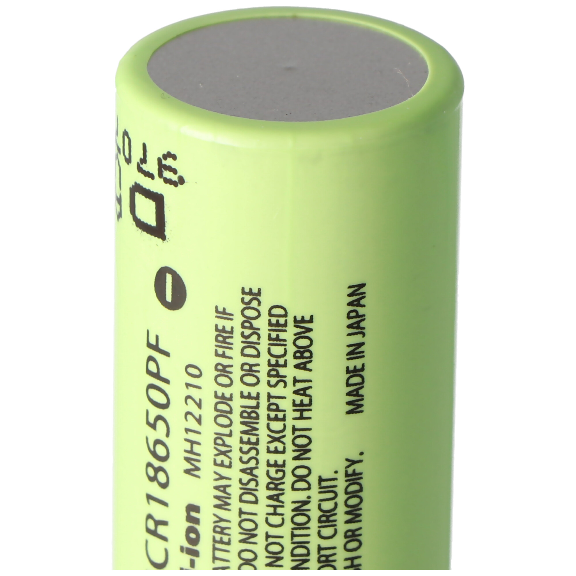Grüne zylindrische Batterie mit Text und Symbolen. 'CR18650PF' ist auf der Seite aufgedruckt.