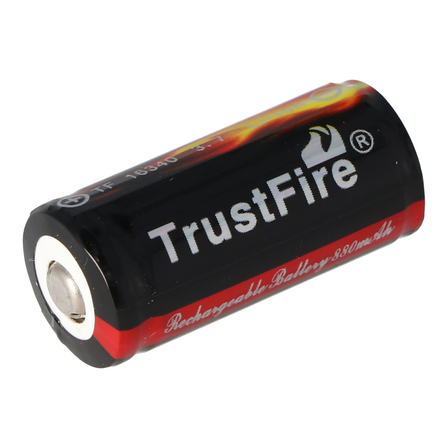 Een zwarte en rode TrustFire oplaadbare batterij op witte achtergrond.