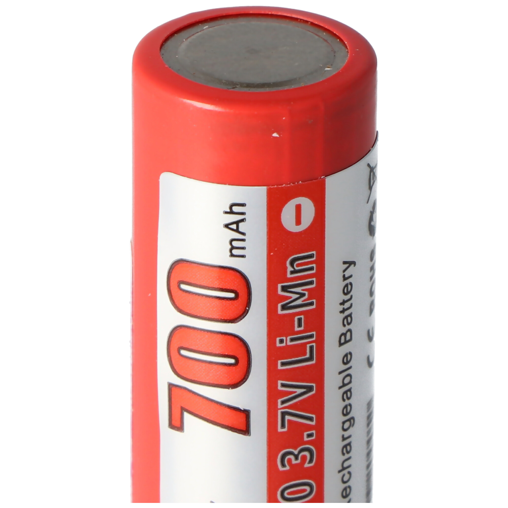 Rode cilindrische batterij met label en markeringen.