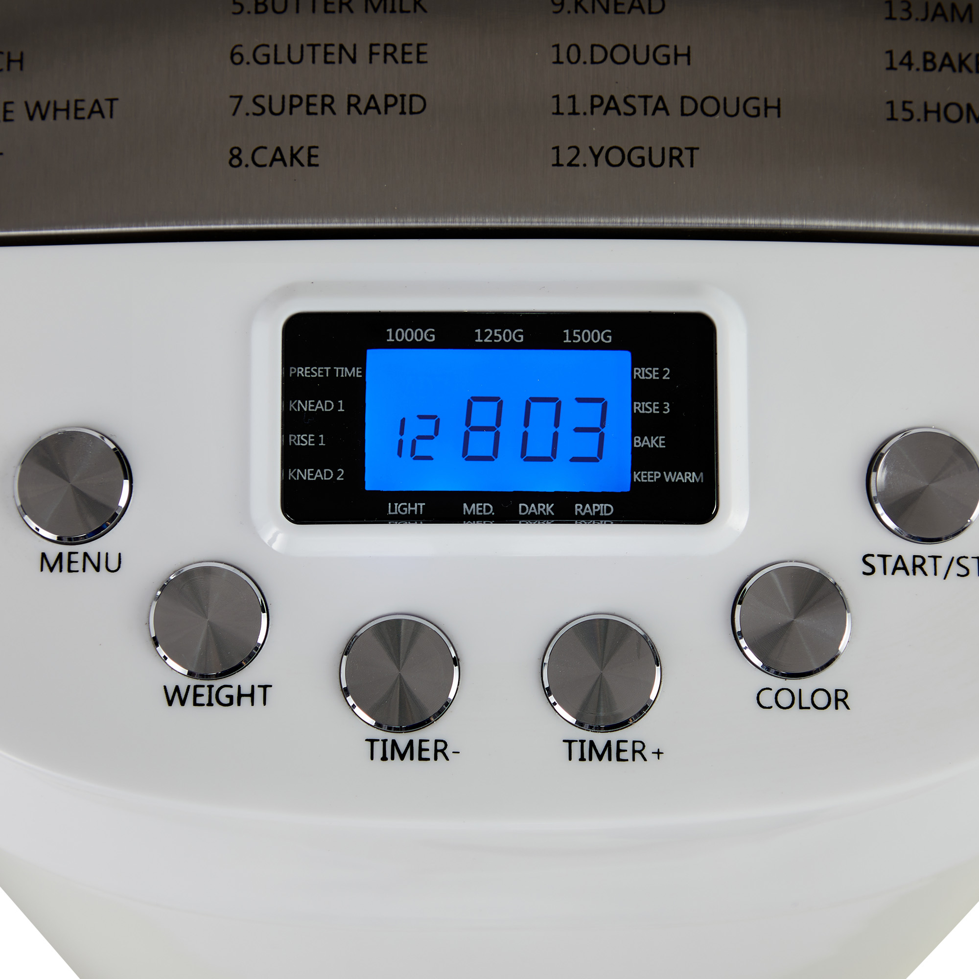 Nahaufnahme des Bedienfelds eines Brotbackautomaten mit Digitalanzeige.