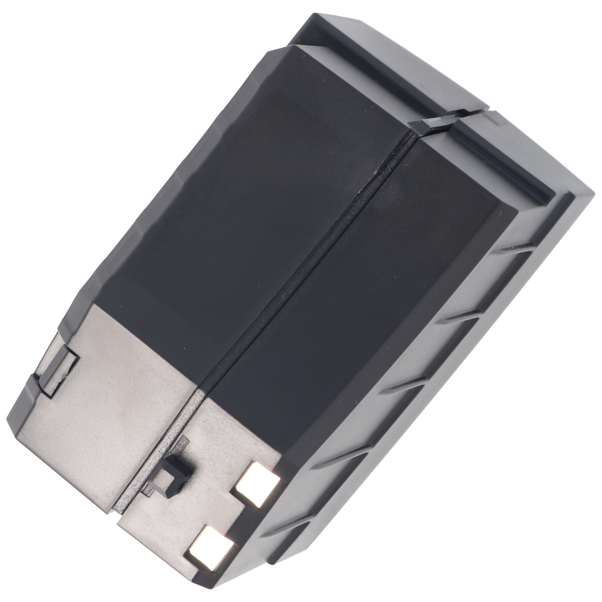 Schwarzes elektronisches Bauteil, schräge Ansicht, mit silberner Oberfläche und Öffnungen.