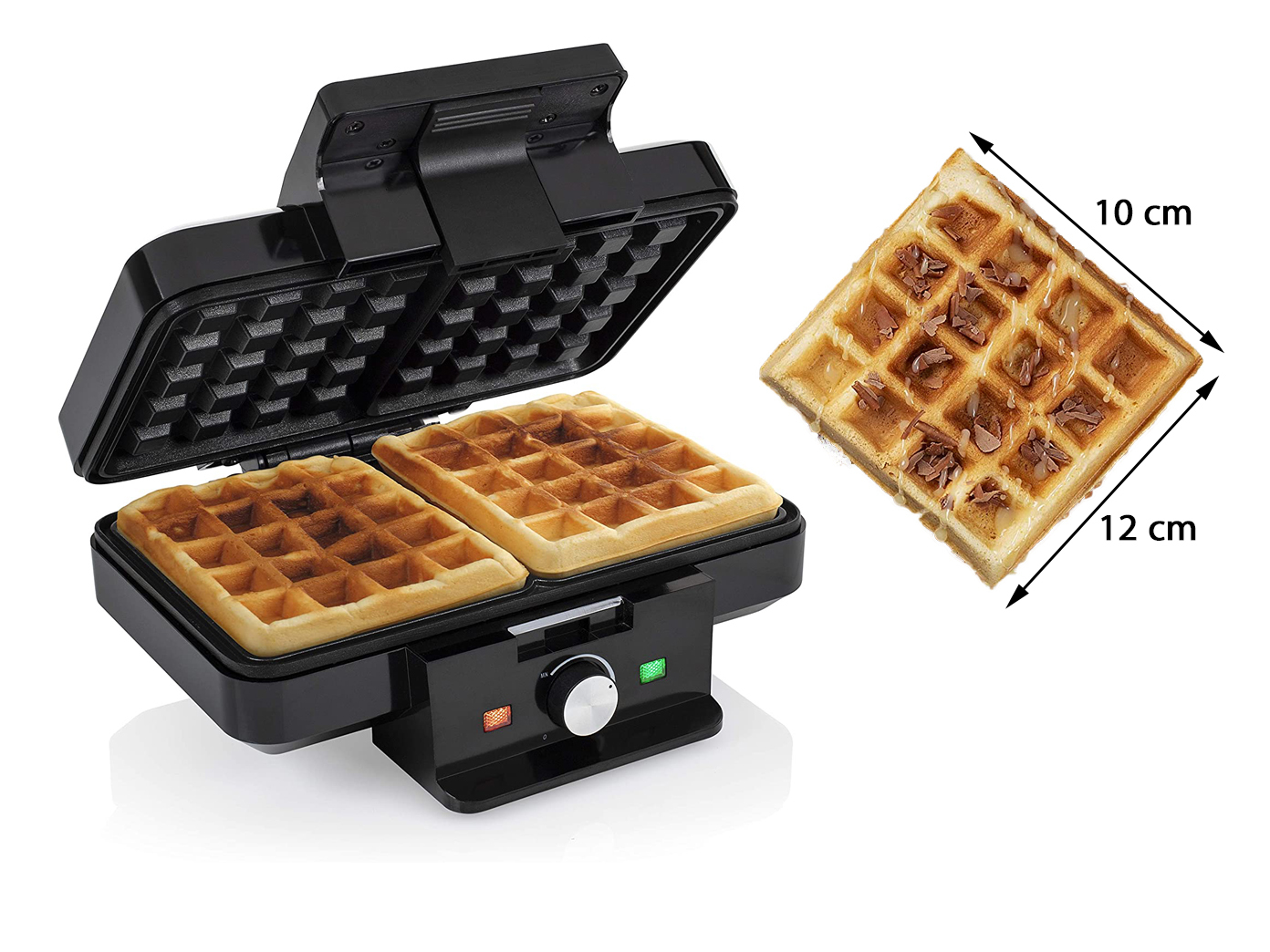 Schwarzer Waffeleisen mit zwei Waffeln. Eine Waffel liegt daneben. Abmessungen sind angegeben.