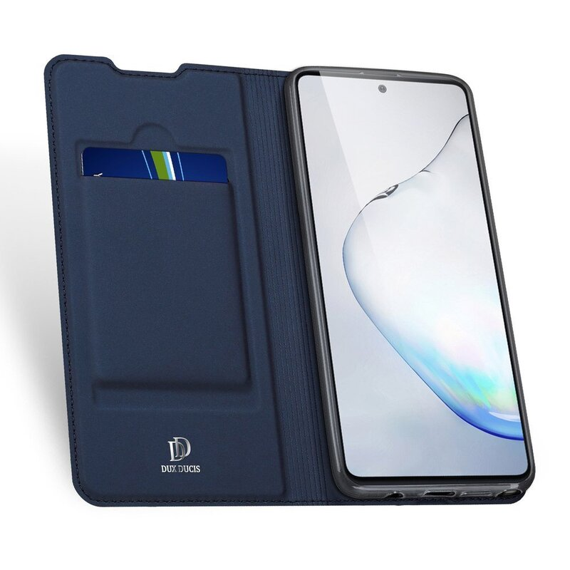 Blaue Handyhülle mit Kartenfach, geöffnet, um ein Telefon freizugeben. 'Dux Ducis'-Logo auf der Hülle.