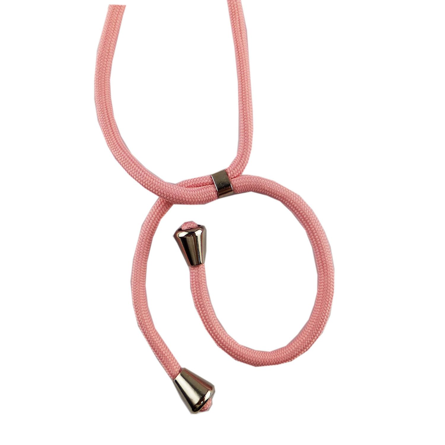 Eine rosa Handyschlaufe mit silbernen Metallakzenten. Sie ist geschlungen und hat zwei konisch geformte Enden.