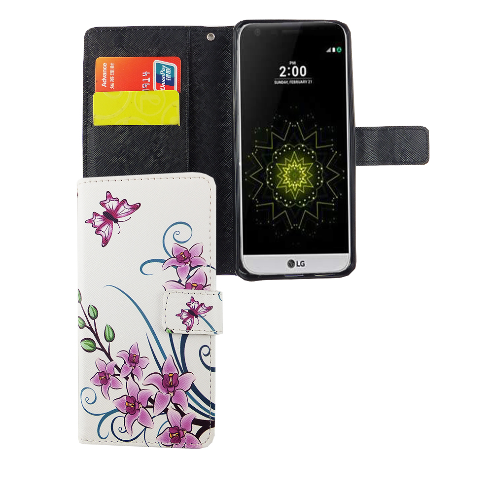 Handyhülle mit Blumendesign und Telefon, das die Uhrzeit anzeigt. Die Hülle ist offen.