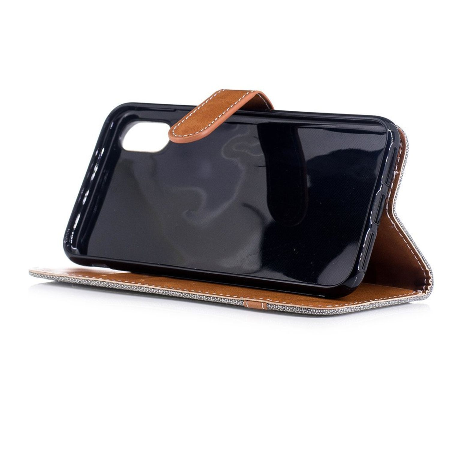 Schwarzes Telefon in offener brauner Hülle. Brauner Riemen hält das Telefon fest.
