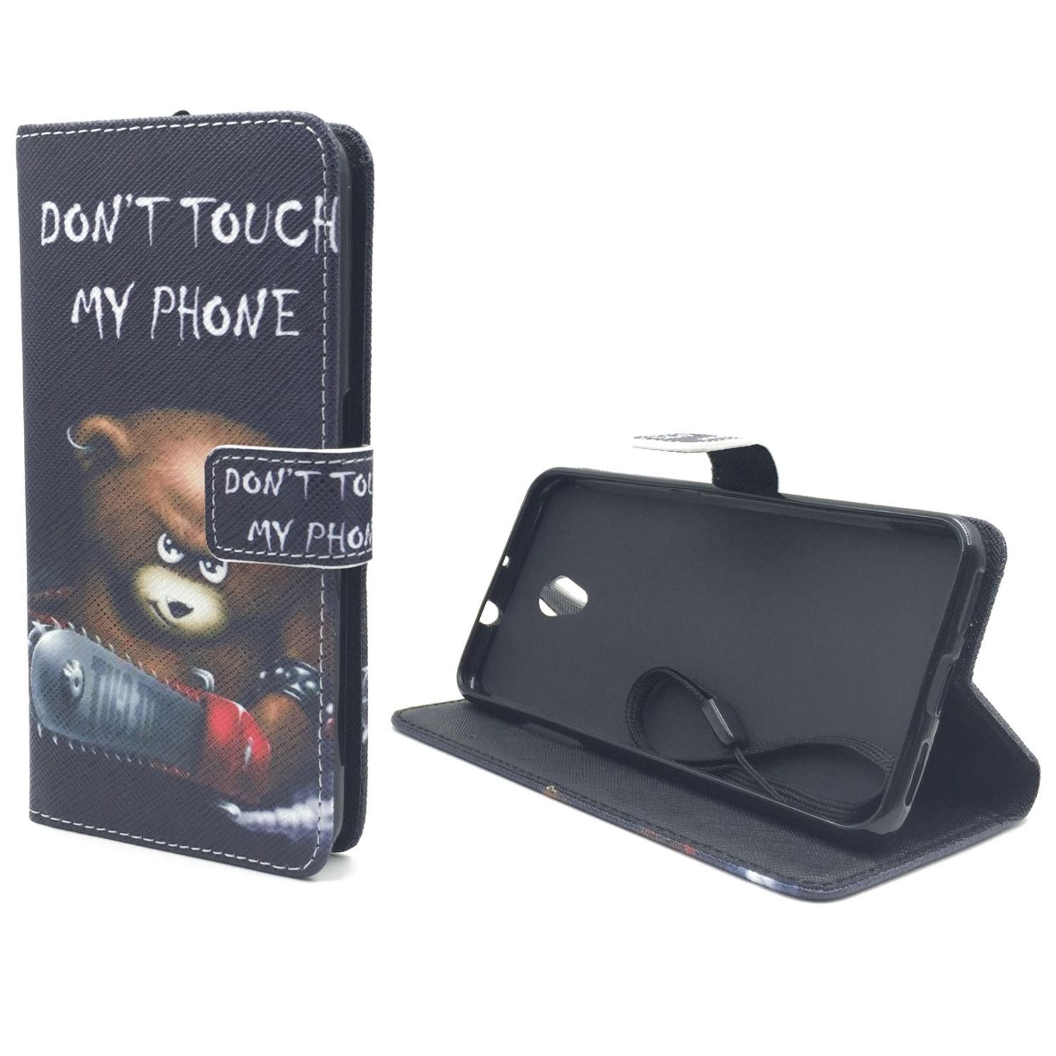 Schwarze Handyhülle mit Bär und Kettensäge. Die Hülle ist geöffnet und zeigt das Telefon.