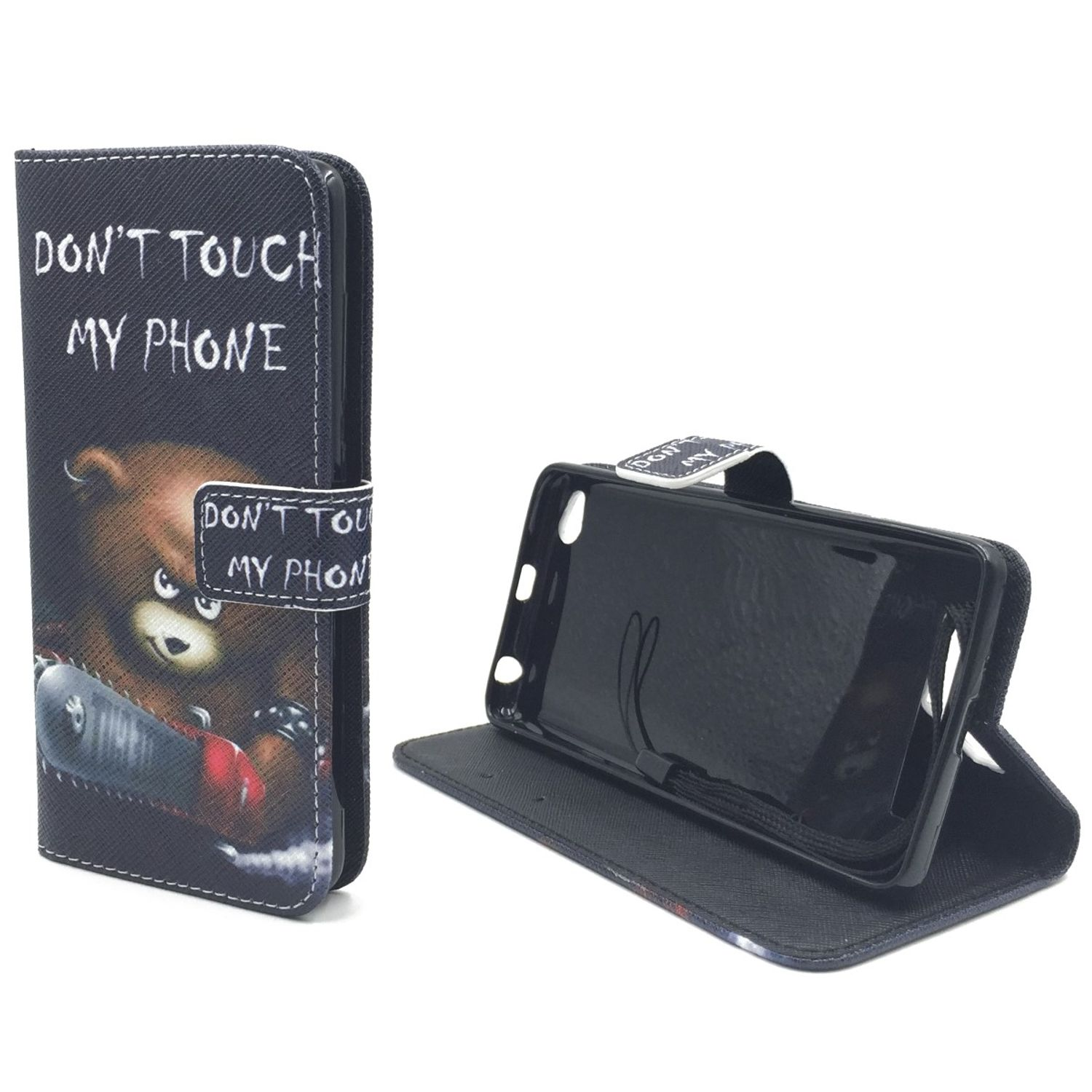 Handyhülle mit Bär-Design und Text. Offen, schwarzes Telefon innen. Weißer Hintergrund.