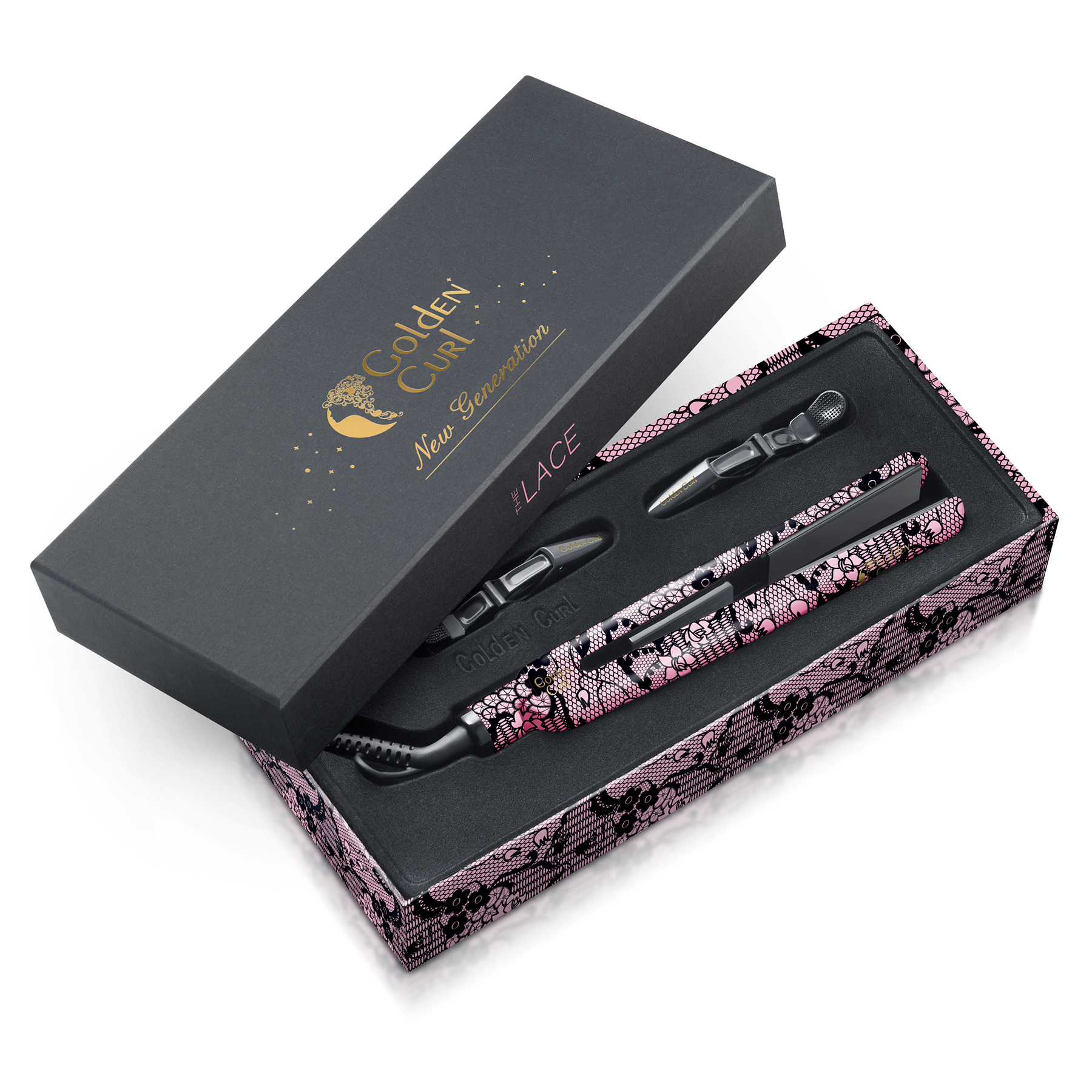 Geöffnete schwarze Schachtel mit Lockenstab-Set. Enthält einen Lockenstab, zwei Zubehörteile, rosa Spitzeninnenraum.