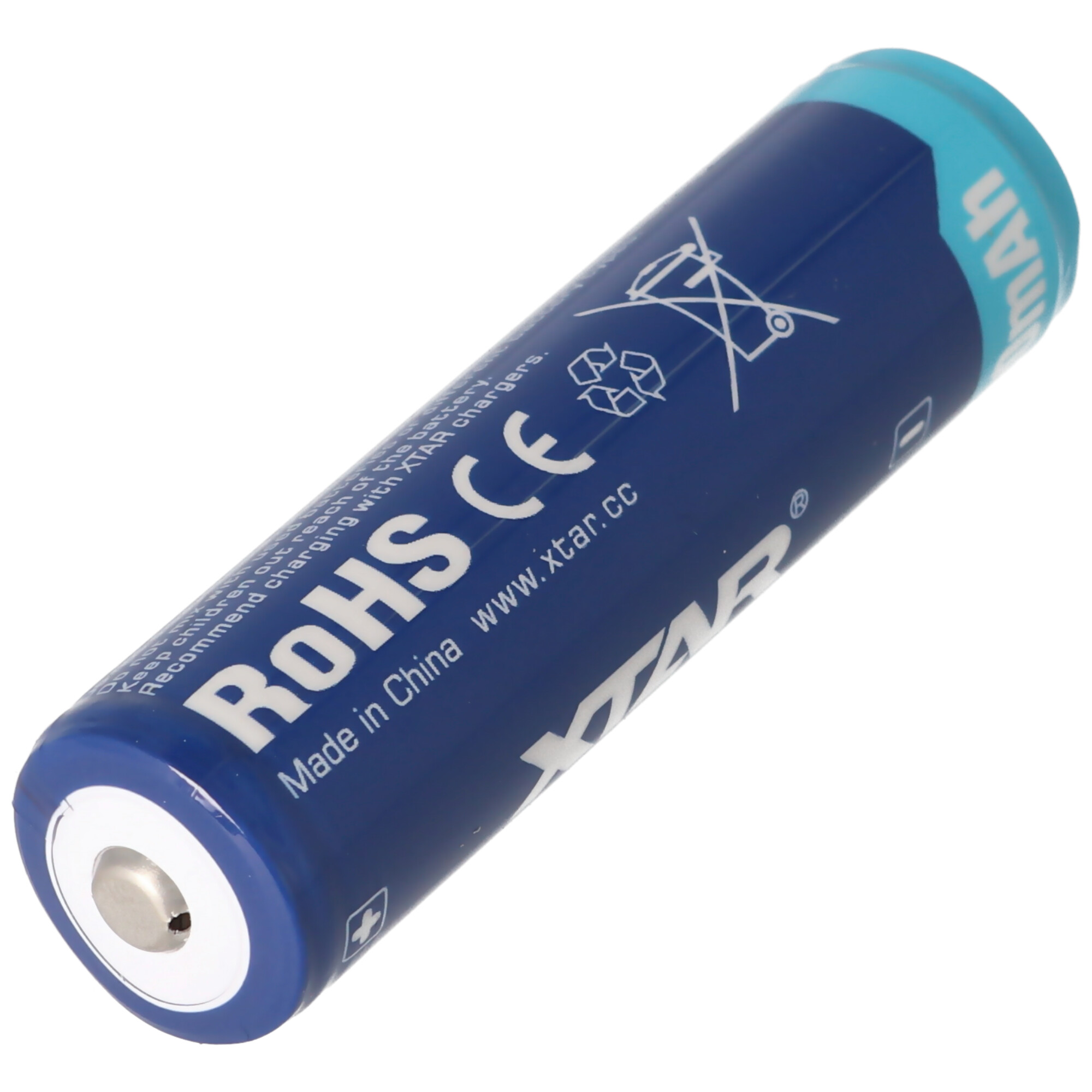 Blauwe batterij met witte tekst en logo's. De achtergrond is wit.