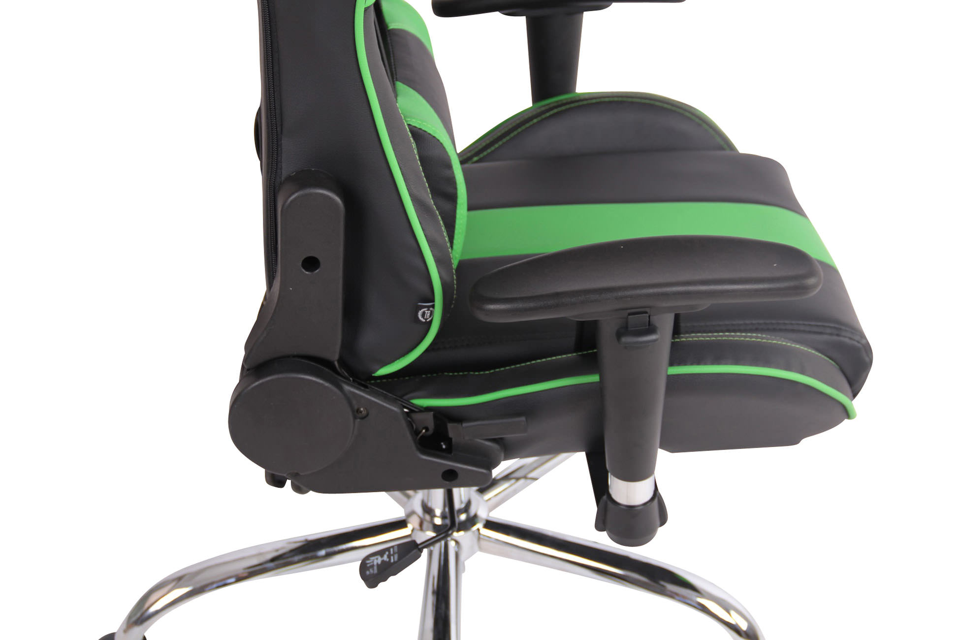 Gaming-Stuhl, schwarz und grün, mit Chromgestell und Armlehnen. Der Stuhl steht vor weißem Hintergrund.