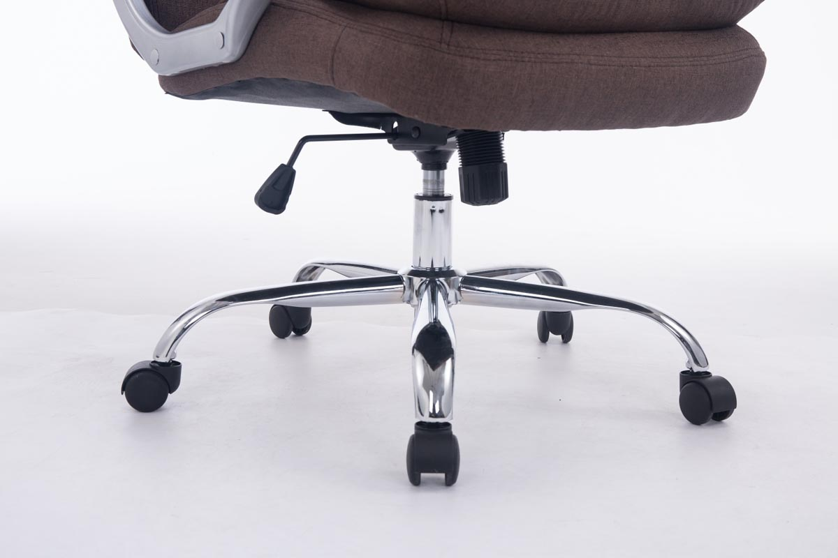 Bürostuhl-Gestell. Chrom-Gestell mit Rollen und Hebel. Brauner Stoff oben.