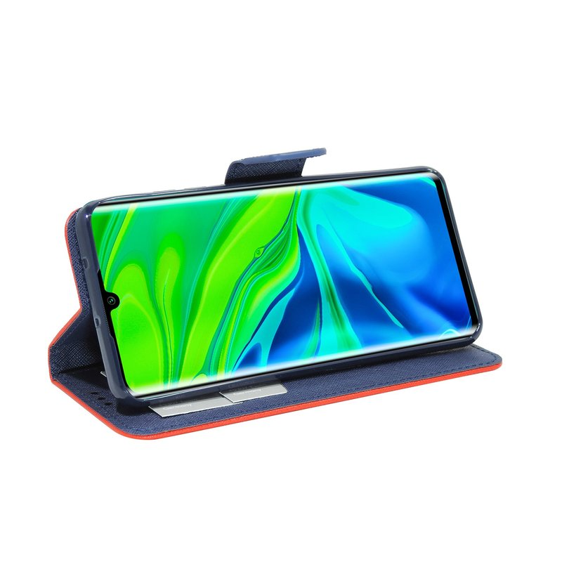 Ein Mobiltelefon in einer rot-blauen Hülle, mit dem angezeigten Bildschirm.